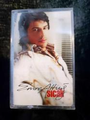 EMRE ALTUĞ SICAK KASET