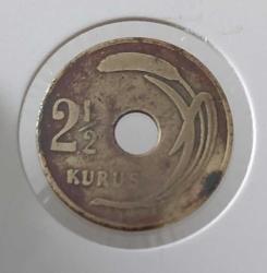 1950 DELİKLİ 2,5 İKİBUÇUK KURUŞ ORİJİNAL MADENİ PARA 3X1X1Y NADİR