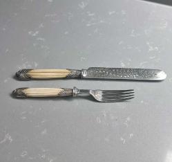 Antika Victorian 1860 lar BUXTON & CO Sheffield Gümüş Kaplama ve Kemik Saplı Kahvaltı Bıçağı ve Çatalı İngiltere