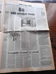 Türkiye'de Yeniçağ Gazetesi - Turkish Newspaper - 9 Temmuz 2003 - PKK Tunceli valisi Cafer Akyüz'e saldırdı  2 şehit - CHP lideri Deniz Baykal'ın nota tepkisi - askerimize saldırdı parmağı olan Talabani Ankara'da Abdullah Gül tarafından ağırlanacak - MHP lideri Devlet Bahçeli ABD Kıbrıs ve Kuzey Irak konularında Türkiye'yi arkadan vurdu - kırkpınar'ın yeni ağası Mustafa Altunhan hakkındaki iddialar - 2500 ABD'li asker firar etti - Erzurum'da yapılan kazılarda toplu mezar ortaya çıktı - Onbinlerce işçi AKP'li Tayyip başvekil işçi memur aç sefil dedi - Kuzey Irak'ta 11 askerimizi esir alan ABD'ye tepkiler durmuyor - Ferhat Tunç PKK'yı övmekten tutuklandı - AKP'den hortumcuya kıyak - Koç Sistem Dell Satacak - 16. Altın güvercin festivali şarkı yarışması Burak Uçkan'ın birinciliği ile sona erdi - Türkiye'de milli takım bazında kaleci sıkıntısı yaşanıyor - Beşiktaş'ta Lucescu fırtınası - Galatasarayla 3 yıl aradan sonra tekrar nikah tazeleyen Hakan Şükür çok mutluyum dedi Fotoğrafı
