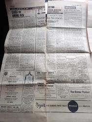 Cumhuriyet Gazetesi - Turkish Newspaper - 10 Şubat 1966 - buhranı arttırmayalım yazan Ecvet Güresin Başmakale - Cemal Gürsel'in durumu çok ağır - Cemal Gürsel'in eşi de oksijen çadırında - Adalet Partisi grubunda hükümet tenkit edildi - Danıştay'ın kararı tehiri icrayı uygulamamak anayasaya aykırıdır - Cemal Gürsel için yayınlanan sağlık bültenleri - Walter Reed Hastanesi - rozet Vahdettin ve Kao Ki üstüne yazan İlhan Selçuk - Washington Kızıl Çinle Savaş tehlikesine karşı uyarıldı - Amerika Ho Şi Minh'in hakkında hindistan'dan bilgi istedi - Güz Şarkısı yazan Peride Celal Yazı Dizisi - Ay'a Doğru bir adım daha atıldı - Luna 9'un aydaki yeri - Adana şehir tiyatrosunda İstanbul efendisi Fotoğrafı - yayın hayatı - İstanbul'da sinema tiyatro programı - K. Slalomda Salih Kurdakul ancak 43. Oldu fotoğraf - Beşiktaş'ta istifalar - Orhan Şeref Apak hadise çıkaran takımlar 2 sene liglere giremez dedi - talebe kış oyunları devam ediyor fotoğraf - İsmet Atlı Adana bölgesinde antrenör oldu