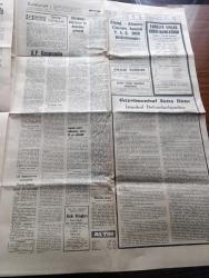 Cumhuriyet Gazetesi - Turkish Newspaper - 10 Şubat 1966 - buhranı arttırmayalım yazan Ecvet Güresin Başmakale - Cemal Gürsel'in durumu çok ağır - Cemal Gürsel'in eşi de oksijen çadırında - Adalet Partisi grubunda hükümet tenkit edildi - Danıştay'ın kararı tehiri icrayı uygulamamak anayasaya aykırıdır - Cemal Gürsel için yayınlanan sağlık bültenleri - Walter Reed Hastanesi - rozet Vahdettin ve Kao Ki üstüne yazan İlhan Selçuk - Washington Kızıl Çinle Savaş tehlikesine karşı uyarıldı - Amerika Ho Şi Minh'in hakkında hindistan'dan bilgi istedi - Güz Şarkısı yazan Peride Celal Yazı Dizisi - Ay'a Doğru bir adım daha atıldı - Luna 9'un aydaki yeri - Adana şehir tiyatrosunda İstanbul efendisi Fotoğrafı - yayın hayatı - İstanbul'da sinema tiyatro programı - K. Slalomda Salih Kurdakul ancak 43. Oldu fotoğraf - Beşiktaş'ta istifalar - Orhan Şeref Apak hadise çıkaran takımlar 2 sene liglere giremez dedi - talebe kış oyunları devam ediyor fotoğraf - İsmet Atlı Adana bölgesinde antrenör oldu