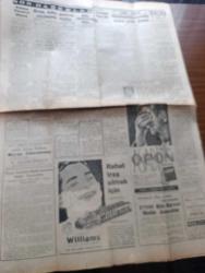 Cumhuriyet Gazetesi - Turkish Newspaper - 15 Şubat 1960 - Adnan Menderes Dün de 27 dakika konuştu - Başbakan Adnan Menderesi İskenderun'da karşılayan halk topluluğ Fotoğrafı - 11 tahkikat önergesi bugün Büyük Millet Meclisi'nde müzakere edilecek - İstanbul arabacılar derneği yıllık Kongresi Fotoğrafı - 3 bin Demokrat Partili Konya'da sessiz bir gövde gösterisi yaptı - Irak'a mecburi iniş yapan askeri uçağımız - İsmet İnönü CHP Aydın il kongresi'ne mesajı - Düzce kışla köyünde sinema açıldı - kanarya sergisi açıldı - Fatin Rüştü Zorlu dün Paris'e gitti - General Kasım Irak'ta partilerin çoğalmasına taraftar - Bir hadise var yazan Burhan Felek - kraliçe Elizabeth bu hafta 3. defa anne oluyor - Hamlet piyesi televizyonda gösterilmeyecek - tiyatro çöl faresi üzerine bazı düşünceler yazan Lütfü Ay - Beşiktaş'ı Demirspor karşısında ofsayt bir gol kurtardı Fotoğrafı - Galatasaray 2 Gençlerbirliği 2 - Galatasaray kız voleybol takımı Fenerbahçe'yi 3-2 mağlup etti - 1. Profesyonel küme