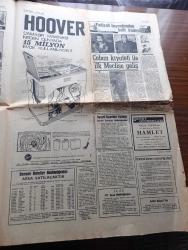 Cumhuriyet Gazetesi - Turkish Newspaper - 22 Mayıs 1969 - oyunlu politika yazan Nadir Nadi Başmakale - Süleyman Demirel AP senato grubunda ağırlığını koydu - Ve Af seçimden sonraya kaldı - Kamil Ocak senatoya giderken mecliste öldü - Apollo 10 ay yörüngesinde - Bülent Ecevit de hesapları ortaya döktü - Ferruh Adalı yargıtay başkanı oldu - İsmet İnönü yorum yok dedi - 27 mayıs'ın provası yapıldı - haydi canım sen de yazan İlhan Selçuk - Pompidou Alain Delon davası - padişah buyruğundan halk iradesine yazan Şükran Soner - Yasin Kutluğ çoban kıyafeti ile ilk meclise gelişi Fotoğrafı - Cumhuriyet devrinde gericilik hareketlerinden birkaç örnek yazan Kemal Zeki Gencosman Yazı Dizisi - Yayın Hayatı - Galatasaray kupa kupa diyor - Pele satılık değildir - Vefalı Zekiye 5 kulüp talip - İonescu Fenerbahçe hakkında konuştu - Avrupa basketbol kupası seçmelerinde Milli takımımız Macaristan'a 69 58 mağlup oldu - Spor bakanlığı kuruması fikri olumlu karşılandı - at yarışları - kupa galipleri kupası