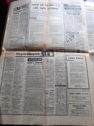 Cumhuriyet Gazetesi - Turkish Newspaper - 22 Mayıs 1969 - oyunlu politika yazan Nadir Nadi Başmakale - Süleyman Demirel AP senato grubunda ağırlığını koydu - Ve Af seçimden sonraya kaldı - Kamil Ocak senatoya giderken mecliste öldü - Apollo 10 ay yörüngesinde - Bülent Ecevit de hesapları ortaya döktü - Ferruh Adalı yargıtay başkanı oldu - İsmet İnönü yorum yok dedi - 27 mayıs'ın provası yapıldı - haydi canım sen de yazan İlhan Selçuk - Pompidou Alain Delon davası - padişah buyruğundan halk iradesine yazan Şükran Soner - Yasin Kutluğ çoban kıyafeti ile ilk meclise gelişi Fotoğrafı - Cumhuriyet devrinde gericilik hareketlerinden birkaç örnek yazan Kemal Zeki Gencosman Yazı Dizisi - Yayın Hayatı - Galatasaray kupa kupa diyor - Pele satılık değildir - Vefalı Zekiye 5 kulüp talip - İonescu Fenerbahçe hakkında konuştu - Avrupa basketbol kupası seçmelerinde Milli takımımız Macaristan'a 69 58 mağlup oldu - Spor bakanlığı kuruması fikri olumlu karşılandı - at yarışları - kupa galipleri kupası