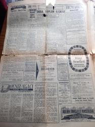 Cumhuriyet Gazetesi - Turkish Newspaper - 15 Nisan 1961 - Üç konu üzerine yazan Nadir Nadi Başmakale - feza pilotu Gagarin Moskova'da Hrutçef tarafından karşılanırken Fotoğrafı - Amerikan Kongo üyesi G. Fulton Gagarin'in Başkan Kennedy tarafından Amerika'ya davet edilmesini istedi - sanayi bakanı Şahap Kocatopçu istifa etti - Cemal Gürsel dün akşam İstanbul'a geldi - silahsız topluluklara ateş açılması meselesi Dün mecliste tartışıldı - milli birlik komitesinin anayasaya ait isteği - gençlik ve aydınlar nükleer silahların yasak olmasını istediler - Salim Başol istanbul-ankara olaylarında şehit sayısının 5 olduğunu bildirdi - 147 lerle ilgili MBK bildirisinin tepkileri - Eichmann davasına iki buçuk gün ara verildi - Doğa toplum ilişkisi yazan Melih Cevdet Anday - naneli sigara çıkıyor - Batı Almanya az gelişmiş memleketlere 3 milyar mark tutarında yardım yapacak - Bir skeç münasebetiyle yazan Burhan Felek - zabıta romanı sakız çiftliği yazan Nihal Karamağralı Yazı Dizisi - Beşiktaş