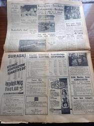 Cumhuriyet Gazetesi - Turkish Newspaper - 15 Nisan 1961 - Üç konu üzerine yazan Nadir Nadi Başmakale - feza pilotu Gagarin Moskova'da Hrutçef tarafından karşılanırken Fotoğrafı - Amerikan Kongo üyesi G. Fulton Gagarin'in Başkan Kennedy tarafından Amerika'ya davet edilmesini istedi - sanayi bakanı Şahap Kocatopçu istifa etti - Cemal Gürsel dün akşam İstanbul'a geldi - silahsız topluluklara ateş açılması meselesi Dün mecliste tartışıldı - milli birlik komitesinin anayasaya ait isteği - gençlik ve aydınlar nükleer silahların yasak olmasını istediler - Salim Başol istanbul-ankara olaylarında şehit sayısının 5 olduğunu bildirdi - 147 lerle ilgili MBK bildirisinin tepkileri - Eichmann davasına iki buçuk gün ara verildi - Doğa toplum ilişkisi yazan Melih Cevdet Anday - naneli sigara çıkıyor - Batı Almanya az gelişmiş memleketlere 3 milyar mark tutarında yardım yapacak - Bir skeç münasebetiyle yazan Burhan Felek - zabıta romanı sakız çiftliği yazan Nihal Karamağralı Yazı Dizisi - Beşiktaş