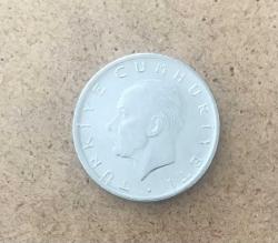 1976 CUMHURİYET MADENİ PARALARI  1 LİRA ÇİLLL KENAR YAZILARI TERS