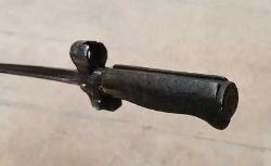 Süngü, 1.DÜNYA SAVAŞI DÖNEMİ FRANSIZ LEBEL SUBAY SÜNGÜSÜ 1.Dünya Savaşı dönemi Çanakkale Cephesi Lebel tüfeklerine ait Fransız Lebel subay süngüsü. Uzunluk: 52 cm.