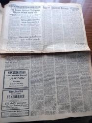 Tasvir Gazetesi - Turkish Newspaper - 23 Aralık 1947 - işçinin durumu ile yakından ilgilenmeyiz yazan Cihad Baban Başmakale - milletvekillerinin tahsisatı arttı - demokratlar ve 35'ler tasarı aleyhinde oy verdiler - 7 yıl 1 ay devam eden sıkıyönetim kalktı 1 2 3 no lu sıkıyönetim mahkemeleri bugünden itibaren tarihe karıştı - sıkıyönetimin tarihçesi - İstanbul'da son 40 yılda 26 sene 14 ay 16 gün idare-i örfiye tatbik edilmiş - polis kadrosuna 400 jandarma verildi - Türkiye'deki gizli komünist teşkilatını tanıtacağız - Namık Kemal'i anma gününde Hamdullah Suphi Tanrıöver mühim bir konuşma yaptı - hakemliği berbat eden unsur para yazan Füruzan Tekil - koleraya karşı Suriye'den gelecek mektup ve mallar tathir edilecek yiyecek maddeleri imha olunacak - sol temayüllü profesörleri senato ihraç edebilecek - Recep Peker'in yeni cevapları bekleniyor - Paris konferansı - Sümerbank paçallarını ne için tek firmaya satıyor - Radyolin diş macunu -İstanbul belediyesi şehir tiyatrosu iki başlı kartal