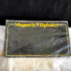 1960 Japon Çocuklar İçin Manyetik Alfabe Panosu