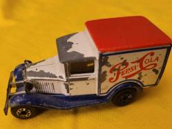 LOT.12 » 60 SENELİK MODEL ARAÇ. PEPSİ COLA ARABASI. ÇOK NADİR KOLEKSİYONLUK.