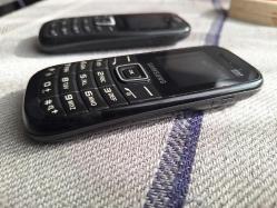 Samsung e1205t - 2 adet - Bataryaları yok - Şarj aleti yok - Yedek parça niyetine