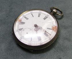 AnTiKa İSVİÇRE AnaHTaR KuRMaLı GÜMÜŞ CEP SAATİ.....ARIZALI