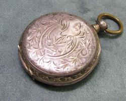 AnTiKa İSVİÇRE  GüMüŞ ANAHTAR KURMALI CEP SAATİ.......ARıZaLı