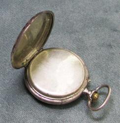 AnTiKa GÜMÜŞ ZeNNe KURMALI CEP SAATİ.......ARıZaLı