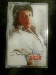 EMRE ALTUĞ SICAK KASET