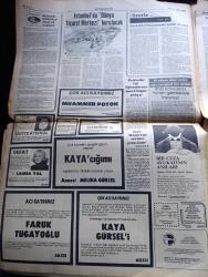İstanbul Bayram Gazetesi - Turkish Newspaper - 9 Eylül 1984 - ilk basın müzesi inşaatı çemberlitaş'ta hızlandı fotoğraf - Turgut Özal itibarımızın arttığını gördüm - kaçırılan İran uçağında çatışma - teröristleri besleyen Ermeniler belli oldu - 1985 yaz modası şimdiden belli oldu bikini ve tanga gözden düşüyor fotoğraf - Batı Trakya Türkleri Papandreu'ya muhtıra verdi - Ermeni patriği Kalutsyan doğrultumuz devletimizin doğrultusudur dedi - Kıbrıs için Cumhuriyet pazarlığı - Rauf Denktaş ve Kipriyanu ABD'ye gitti - karacaahmet'te bayram ziyafeti fotoğraf - kelle hesabı yazan Tarık Buğra - Türk zaferinin İzmir'de noktalandığı gün 9 Eylül - ulaşım kartı İstanbul'da her araçta geçecek - Yapı Kredi bankası 40. Yılını doldurdu - Söğütlüçeşme tren istasyonu 16 Eylül'de hizmete giriyor - İstanbul'da Dünya Ticaret merkezi kurulacak - Bedrettin Dalan Cidde'den döndü - İbrahim Tatlıses ile Hülya Avşar'ın Ayşem adlı filmi fotoğraf - Fenerbahçe'yi uyuttular - Fenerbahçe antrenörü Veselinoviç