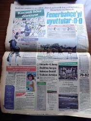 İstanbul Bayram Gazetesi - Turkish Newspaper - 9 Eylül 1984 - ilk basın müzesi inşaatı çemberlitaş'ta hızlandı fotoğraf - Turgut Özal itibarımızın arttığını gördüm - kaçırılan İran uçağında çatışma - teröristleri besleyen Ermeniler belli oldu - 1985 yaz modası şimdiden belli oldu bikini ve tanga gözden düşüyor fotoğraf - Batı Trakya Türkleri Papandreu'ya muhtıra verdi - Ermeni patriği Kalutsyan doğrultumuz devletimizin doğrultusudur dedi - Kıbrıs için Cumhuriyet pazarlığı - Rauf Denktaş ve Kipriyanu ABD'ye gitti - karacaahmet'te bayram ziyafeti fotoğraf - kelle hesabı yazan Tarık Buğra - Türk zaferinin İzmir'de noktalandığı gün 9 Eylül - ulaşım kartı İstanbul'da her araçta geçecek - Yapı Kredi bankası 40. Yılını doldurdu - Söğütlüçeşme tren istasyonu 16 Eylül'de hizmete giriyor - İstanbul'da Dünya Ticaret merkezi kurulacak - Bedrettin Dalan Cidde'den döndü - İbrahim Tatlıses ile Hülya Avşar'ın Ayşem adlı filmi fotoğraf - Fenerbahçe'yi uyuttular - Fenerbahçe antrenörü Veselinoviç