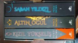 Kızıl İsyan Serisi : Kızıl Yükseliş - Altın Oğul - Sabah Yıldızı (Ciltli-Şömizli- 3 Kitap Takım)