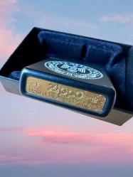 Zippo 2012 Özel Üretim Koleksiyonluk Nadir Orijinal Kutusunda,Broşürü ile...