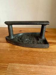 1900 başları fransız Antika soba ütüsü...NADİR,KOLEKSİYONLUK
