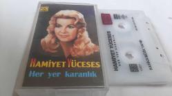 HAMİYET YÜCESES HER YER  KARANLIK  CAM BASKI KASET