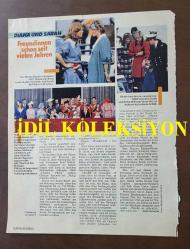 PRENSES DIANA'NIN FOTOĞRAFLI DERGİ SAYFASI - A MAGAZINE CLIPPING OF PRINCESS DIANA - 28 x 21 cm EBADINDA - ALMANCA DERGİDEN, PRINCESS DIANA & PRINCE CHARLES - SARAH FERGUSON. 1982