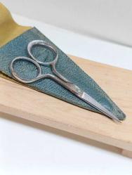 MK4-----DERİ KILIFINDA ESKİ KÜÇÜK BOY SINGER MAKAS