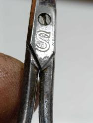 MK4-----DERİ KILIFINDA ESKİ KÜÇÜK BOY SINGER MAKAS