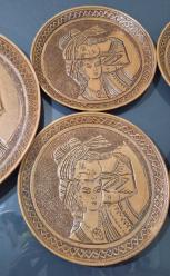 26. ANTİKA OYMALI PLASTİK TABAK TAKIMI. İLANLARIMI İNCELEYİNİZ