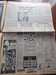 İstanbul Bayram Gazetesi - Turkish Newspaper - 20 Eylül 1983 - serbest bölge kurulacak yerler bayramdan sonra belirlenecek - güzelim Haliç yazan Tekin Erer - Kurban Bayramı tebrik mesajları - işte Ortadoğu için hazırlanan 5 ana Barış planı ve farkları - Sakız halkı Türkleri bütün yabancıların daha fazla seviyoruz - dış ülkelere 255 milyon liralık meşrubat sattık - Marmaris'te bayramda turizm patlaması gerçekleşti fotoğraf - yabancılar sünnete merak sardı - Tekel şarabı fotoğraf - İzmir fuarı Bu yıl olaysız kapandı - İzmir fuarı sahnelerinde en çok Sezer Güvenirgil ve Güngör Bayrak'ın ismi geçti Fotoğrafı - Ajda Pekkan dinlenecek fotoğraf - Müzeyyen Senar Bayram Özel eğlence programına katılıyor fotoğraf - Hülya Koçyiğit müzikal yıldızı oluyor fotoğraf - Hülya Sözer Neco Mine Soley Caddebostan Maksimde - Fenerbahçe'de stankovic bayıltıcı idmanları başlatıyor - Beşiktaş antrenörü Miliç Trabzon  şokunu atlatmadan bir kere daha yıkıldık dedi - Galatasaray teknik direktörü İviç