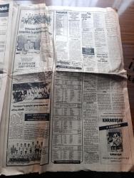 Halka ve Olaylara Tercüman Gazetesi - Turkish Newspaper - 1 Mayıs 1983 - milliyetçi cenahta birleşme çabaları arttı - Kenan Evren'in birleşin çağrısı tarafları harekete geçirdi - OECD'nin ekonomik gelişmeleri gözden geçirme komitesi Türkiye'de - İzmit eski belediye başkanı Erol Köse sosyal Demokrat bir partinin kuruluş hazırlıklarını organize ediyor - ICFTU Genel sekreteri John Vanderveken 19 Mayıs'tan sonra Başbakan Bülent Ulusu ile görüşecek - Libya lideri albay Muammer El Kaddafi fotoğraf - Şerafettin Elçi tahliye edildi - Türk İş Genel Başkanı Şevket Yılmaz Parti işlerine karışmaya hiç niyetim yok - siyasi parti üçgeni yazan Nazlı Ilıcak - Necip Fazıl'la sohbet 12 yazan Ahmet Kabaklı - böbreğini bağışlamak isteyen aşık Deryami'yi ailesi evden kovdu fotoğraf - Kapalıçarşı esnafının ağzını bıçak açmıyor - Fransa'da sosyalist iktidara karşı protestolar büyüyor - yeni dönem eşiğinde yazan Tarık Buğra - televizyon programı - geçen yıl hayattan ayrılan Ingrid Bergman - Dallas dizisi