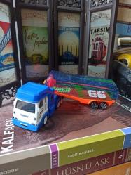 mavi beyaz polis kamyonu & 19 cm