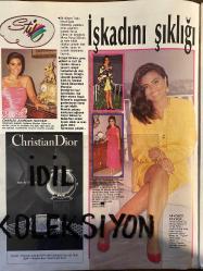 HAFTA SONU EXTRA DERGİSİ - DOĞUM GÜNÜ HEDİYESİ (TURKİSH - NEWSPAPER) - 3 TEMMUZ 1992 - SAYI: 27 - TAM TAKIM 8 SAYFADIR -Billur Kalkavan-Savaş Karakaş-Erdoğan Karakaş-Cem Özer-Didem Talu-Eren Talu-Fem Güçlütürk-Alp Ergün-Burcu Mısırlı-Sibel Özocak-Yavuz Eren-Demet Karaca-Evren Doğu-Nejat Arseven-Düriye Arseven-Can Üstüngel-Yasemin Üstüngel-Emel Yavuzlar-Evrim İnger-Hakan Akarsu-İdil Hamzadı-Öykü Serter-İpek Gür-Ebru Yılmaz-Deniz Kara-Merve Kara-Feryal Gülman-Kemal Gülman-Charles Jourdan-Louis Feraud-Anna Clain-Zehra Kavrakoğlu-Güzin Dinçkök-Nermin Basa-Seyfi Basa-Raif Dinçkök-Ayşe Demir-Çiğdem Demir-Tülay Haybat-Hülya Bozkurt-Rauf Arbel-Zehra Arbel-Ülkü Ucalp-Argun Ucalp-Merih Gürkaynak-Mişlin Morova-Ayseli Togay-Adnan Gürkaynak-Melis Altan-Yasemin Altan-Bülent Altan-Sema Guvan-Haldun Guvan-Nihat Boytuzun-Lili Garih-Üzeyir Garih-İshak Alaton-Hepsen Boytuzun-Malik Yolaç-İnci Büke-Mustafa Sadıkoğlu-Ayşe Sadıkoğlu-Ebru Özgen-Sabiha Okay-Levent Özkan-Mehpare Özkan-Ümit Özkan-Yasemin Özkan-S