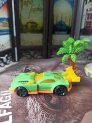Hotwheels yeşil sarı model araba & 8 cm