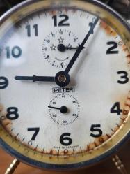 Efsane Peter Masa Saati Alman Kurmalı