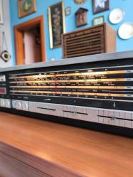 Lambalı Grundig RTV 700 Radyo