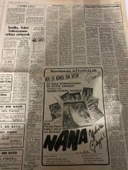 TERCÜMAN GAZETESİ - DOĞUM GÜNÜ HEDİYESİ (TURKISH NEWSPAPPER)  - 28 KASIM 1971 - SADECE DÖRT SAYFADIR -Kemal Ilıcak-Kamil Kırıkoğlu-Celal Yardımcı-Rauf Tamer-Sadettin Çulcu-Emile Zola-Ergun-Hikmet Aydemir-Necip Kapanlı-Ender Coşkun-Oeal Uluc-Aydın İrgen-Almanyadaki Türkler için endişeye yer yok-Kırıkoğlu CHPye genel sekreter oldu-Ateşli silahların savaşında alınan madalyalar iktisadi savaşta elden çıkarılıyor-Trikopisin 7 madalyası satılıyor-16 emniyet müdür ve muavini daha yer değiştirdi-İlaç fiyatlarının ucuzlatılması kararlaştırıldı-80 milyonluk ve 1160 yataklı hastanenin ilk kısmı ocakta açılıyor-Sahibi kim-Fikir bahçesi bayram şekeri-Sözün kısası Amerikan sigarası-Tercümandan mektup Almanyadakiler-Sendika futbol federasyonunu istifaya zorlayacak-Tercüman kitapçılık her 15 günde bir kitap en ünlü romancıların en büyük eserleri resimli roman halinde Nana-Birinci Türkiye ligi ringinde 7 kavga-Vefa G Saraydan puan kopardı 0 0-Adana Demirspor Sivasi boş yolladı 1 0-Konya İdman yurdu Fer