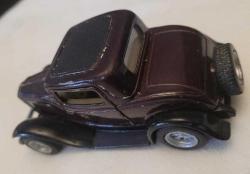 BÜYÜKÇE EBAT MODEL KLASİK ARABA. ÇOK GÜZEL. KAÇIRMAYIN DERİM.