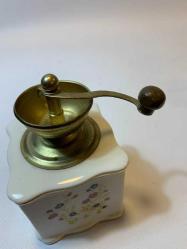 Minyatür Kahve Değirmeni, İtalya'da Üretilmiştir