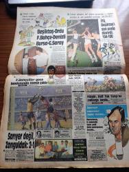 Milliyet Gazetesi - Turkish Newspaper - 7 Ekim 1984 - hodri meydan yazan Mehmet Barlas Başmakale - Kenan Evren Doğu gezisinde milletçe bilmemiz gereken gerçeği açıkladı - Türkiye'nin başında iki büyük bela dıştan beslenen teröristçi ayrılıkçı sol ve Atatürk devrimlerini tasfiye etmek isteyen yobaz sağ - Banker Kastelli yine sahnede Fotoğrafı - Turgut Özal açıkladı kış saati kasımda - Vitali Hakko ile tatil sohbeti - İşçiye işsizlik parası - YÖK Başkanı İhsan Doğramacı harç paralarını az buldu - rahat yazan Altan Öymen - fanatizm at oynatıyor yazan Haldun Taner - İstanbul'un kurtuluşu kutlandı - Mısır devlet başkanı Hüsnü mübarek Enver Sedat'ın mezar başında yapılan törene katıldı - 150'likler kimdiler ne yaptılar ne oldular yazan İlhami Soysal Yazı Dizisi - Abdülcanbaz çizen Turhan Selçuk - Suna Korat annesinin ölümünden sonra ilk konserini İzmir'de verdi Fotoğrafı - Uğur dershanesi - at yarışları - İTÜ Beşiktaş'ı son anda devirdi 104 100 fotoğraf - Fenerbahçe gece baskınında temiz