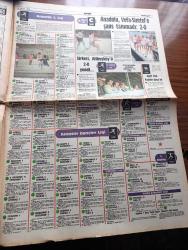 Milliyet Gazetesi - Turkish Newspaper - 14 Ekim 1984 - isveç'in tutumu yazan Mehmet Barlas Başmakale - ASALA Apocu işbirliği açığa çıktı - doğuda da Ermeni parmağı - Ekmekçiyan apocularla işbirliği yaptık dedi fotoğraf - Bülent Ersoy'un bir anneliği eksikti fotoğraf - köylü kadınlar Gökova'da santrali yendi fotoğraf - Dr Nurperi Toker Doğu'ya sağlık götürdü  fotoğraf - milli birlik yazan Altan Öymen - Cihad Baban yazan Haldun Taner - ulaştırma Bakanı Veysel Atasoy MHP'li değilim - İrlandalı şarkıcı Johnny Logan Nilüfer ile şarkı söyledi Fotoğrafı - IRA'nın Thatcher'a bombalı doğum günü hediyesi - ANAP'ın harika çocuğu Adnan Kahveci ile tatil sohbeti  hazırlayan Emin Çölaşan - Başbakan Turgut Özal Ağrı şeker fabrikasına hizmete açtı - Prenses Diana ile Prens Charles'in ikinci oğulları Henry İlk fotoğrafı - basketbol maçlarında Galatasaray Fenerbahçe Galip Eczacıbaşı mağlup - Fenerbahçe Altay karşısında zor kazandı fotoğraf - Selçuk Yula Belgrad ormanlarında form tutmaya çalışıyor foto