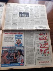 Milliyet Gazetesi - Turkish Newspaper - 21 Ekim 1984 - Reagan'ın Sırrı yazan Mehmet Barlas Başmakale - Alman polisi Abdullah Öcalan'ın mektubunu ele geçirdi ihanet belgesini açıklıyoruz - İki PKK militanı yakalandı - yurtsuz öğrenciye yarım yıl izin - bulgarlara göre savcı Mehmet Ali Ağca olayını saptırıyor - Turgut Özal önümüze konan taşları atlar geçeriz - gelenek yazan Altan Öymen - devekuşuna mektuplar yazan Haldun Taner - Halkçı Parti bazı ihaleleri soruşturacağız dedi - Emel Sayın Şeyh Zayed için özel çekim yaptı - Tokat sigara fabrikası 11 yıldır bitmedi - Turhan Feyzioğlu ile tatil sohbeti hazırlayan Emin Çölaşan - Zeki Alasya Metin Akpınar devekuşu kabare Beyoğlu Beyoğlu oyunu - Otomarsan tam sayfa ilan - Yaşar Kemal İnce Mehmet filmini beğenmedi fotoğraf - at yarışları - Fenerbahçe 3 Sarıyer 3 - Dev Maç Beşiktaş Galatasaray - Coşkun Özarı Galatasaray'da göreve başladı fotoğraf - bu mu Fenerbahçe yazan Ziya Şengül - Eczacıbaşı İTÜ'yü ikinci yarıda geçti 93 72 fotoğraf