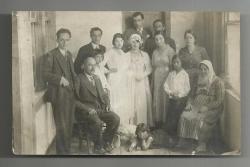 İLK CUMHURİYET GELİN DAMAT VE AİLELERİ TOPLU EV FOTOĞRAFI...