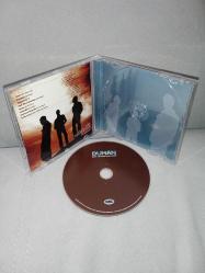 CD Duman seni kendime sakladım albümü. Orijinal 2005 baskı. Dinlemeyi etkilemeyen çizikler var, sorunsuz çalışıyor. kartonet temiz