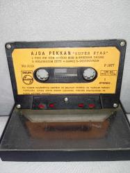 Kaset Süper star Ajda Pekkan süperstar 1 albümü. Orijinal 1977 Philips Kağıt Baskı. Kartoneti yok. Sorunsuz çalışıyor. ULTRA NADİR