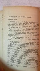 TÜRK DİLİ, AYLIK DİL VE YAZIN DERGİSİ - TEMMUZ 1971  SAYI: 238  AGÂH SIRRI LEVEND: TÜRK EDEBİYATI TARİHİ NASIL HAZIRLANABİLİR? II - ÖMER ASIM AKSOY: 