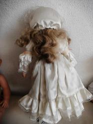 40 cm SARAH KAY ŞAPKALI PORSELEN BEBEK ÇOK GÜZEL KUSURSUZ STAND HARİÇ