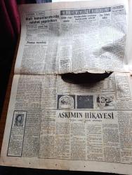 Vatan Gazetesi - Turkish Newspaper - 25 Mart 1951 - asayiş berkemaldir yazan Ahmet Emin Yalman Başmakale - İkinci Cihan harbinden sonra yugoslavya'ya giden ilk Türk gazetecisi arkadaşımız Sinan Korle bildiriyor Yugoslav dışbakanının gazetemize beyanatı - milli talebe federasyonu Zonguldak'ta toplanıyor - aşkımın hikayesi yazan Hıfzı Tevfik Gönensay Yazı Dizisi - 14 ton gramofon plağı geldi - Fethi Çelikbaş bakanlık vazifesini kabul etmedi - Sabahattin Gökçınar Atatürk'ün kırşehir'deki büstünü sarhoşlukla kırmış - Ankara'da Ziya Gökalp anıldı - Osmanlı tarihinden sayfalar yazan Feridun Fazıl Tülbentçi Yazı Dizisi - talebe federasyonu bugün toplanıyor - şehir tiyatrosu nizamnamesi - İstanbul Ankara Radyosu programı - mikrofondan portreler İlham Gençer ve Ayten Alpman fotoğraf - teknik üniversitede veda günü töreni fotoğraf - bugün Galatasaray Fenerbahçe karşılaşıyor - Bugün Galatasaray ile karşılaşacak olan Fenerbahçe onbiri Fotoğrafı - Beşiktaş Kasımpaşa'yı 4-0 yendi - Vefaspor